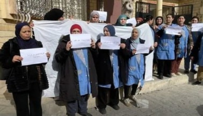 فيديو || عاملات النظافة بأشمون ينظمن وقفة احتجاجية بسبب تأخر المرتبات وخصم منحة العمالة غير المنتظمة