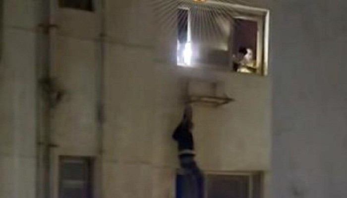 بالفيديو|| محاولة هروب خطرة لحرامي عبر النوافذ في برج سكني بالمعادي,,حصاد الفقر يتواصل