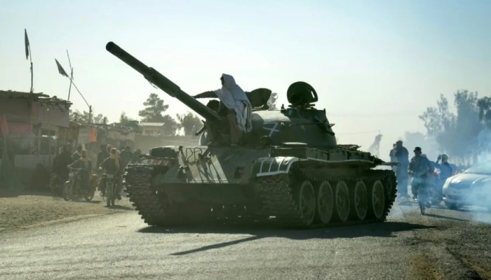 الحرب المفتوحة بين باكستان وأفغانستان.. تبادل الضربات يعيد خط ديورند إلى الواجهة