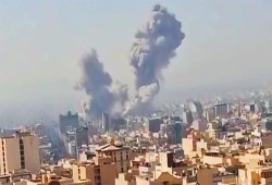 الجارديان || هجوم ترامب على إيران لا يستند إلى أي تفويض أو أساس قانوني.. والأنظمة لا تسقط بالقصف الجوي وحده