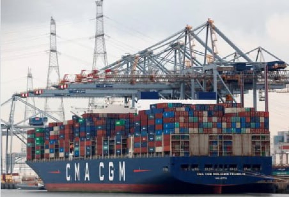 "ميرسك" و"CMA CGM " تمتنع عن المرور بقناة السويس وتتجه لرأس الرجاء الصالح وتعمّق الأزمة الاقتصادية بمصر
