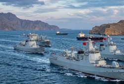 الأسطول الصيني يتجه إلى مضيق هرمز: بكين تدخل خط المواجهة وتضع واشنطن أمام اختبار بحري خطير