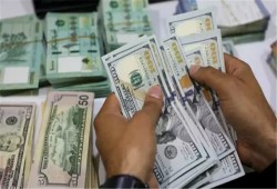 الدولار يقترب من 50 جنيهًا والذهب يسجل 8571 جنيهًا