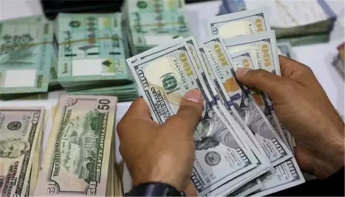 الدولار يقترب من 50 جنيهًا والذهب يسجل 8571 جنيهًا