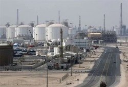 وقف الضخ في "رأس لفان" يهز أسواق الطاقة: قطر تقلّص التشغيل وأزمة هرمز تهدد 82 مليون طن من الغاز المسال