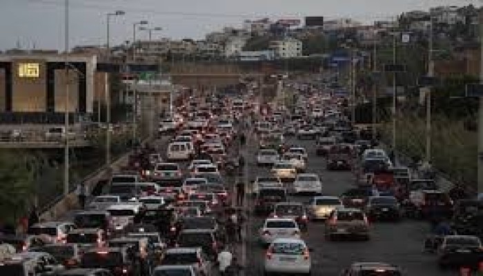 نزوح 200 ألف لبناني من الجنوب: إسرائيل تطالب بإخلاء شامل حتى ما بعد نهر الليطاني