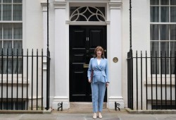 ذا كونفرزيشن || تصاعد صراع الشرق الأوسط يربك التوقعات الاقتصادية الرسمية