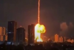 بالفيديو || صواريخ «خيبر شكن» الإيرانية تزلزل قلب تل أبيب