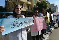 إعادة رسم التعليم العالي في مصر.. تقليص تخصصات وتعثر تكليف وامتداد المسار العسكري إلى السوق المدني