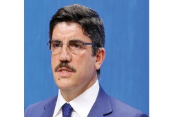 يعلْمنون العالم ثم يرفعون التوراة على أسنة الرماح