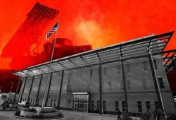 شاهد|| هجوم صاروخي إيراني يستهدف السفارة الأمريكية بالعراق