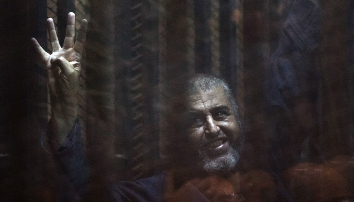 "أكثر من ثلث عمرك في السجون".. كلمات مؤثرة من هنا أبو شادي عن جدها المهندس خيرت الشاطر