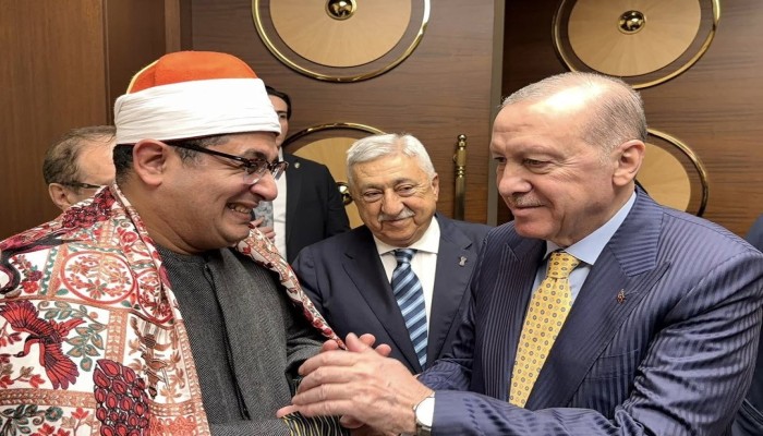 أردوغان يستقبل القارئ محمود الشحات أنور بالقصر الرئاسي تكريمًا لتلاوة القرآن (صور)