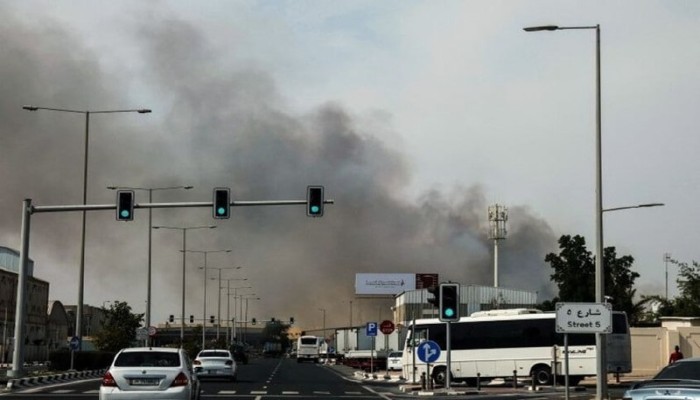 السعودية تعلن سقوط قتيلين و12 مصابًا بعد مقذوف ضرب حيًا سكنيًا