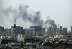 فيديو || صافرات إنذار وانفجارات تهز قطر