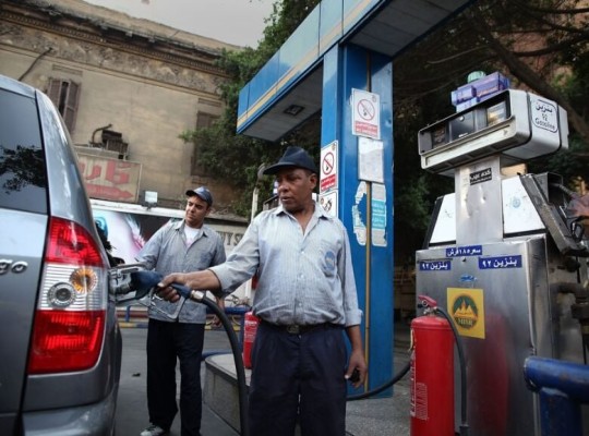 زيادات الوقود والكهرباء تقترب.. حكومة تمهّد لجباية جديدة وتترك المصريين في مواجهة موجة غلاء أوسع بحجة الحرب