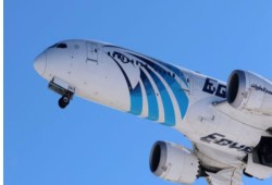 مع تصاعد الحرب الأمريكية الإسرائيلية على إيران.. مصريون في الخليج يعجزون عن تحمّل تكلفة العودة إلى بلادهم