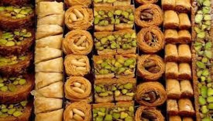 5 طرق فعالة لمقاومة الرغبة الشديدة في تناول الحلويات خلال شهر رمضان