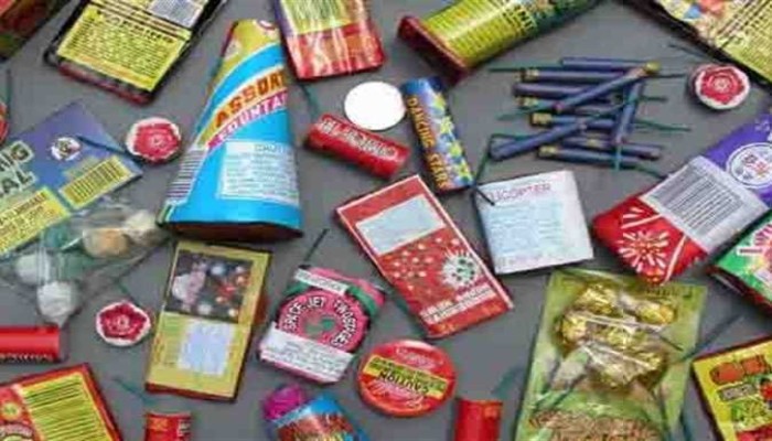 وزير "بومب العيد" يستفز المصريين بإنشاء مصنع للألعاب النارية بدلا من الإنتاج الحربي !!!