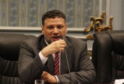 وزير الشباب أسامة ياسين في مواجهة العزلة والإعدام منذ 12 عامًا بمحبسه