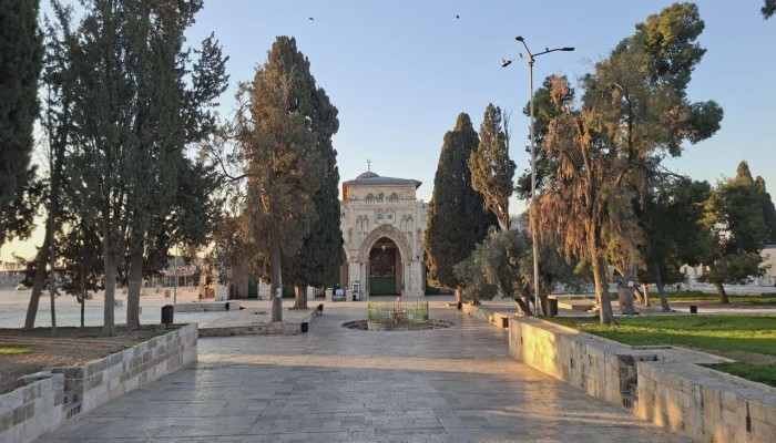 لأول مرة منذ احتلاله في 1967.. إغلاق أبواب الأقصى ومنع صلاة الجمعة في ظل غيبوبة العرب والمسلمين!!