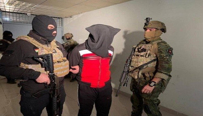 الأمن الإيراني يضبط 30 جاسوسًا وعميلًا متعاونًا مع الولايات المتحدة وإسرائيل