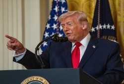 الجارديان|| ضعف ترامب يزداد أكثر من أي وقت مضى… وهذا ما يجعله أكثر خطورة تجاه إيران