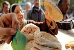 فاتورة القمح تقفز 50% وتفضح فشل الانقلاب.. الرغيف يحرق الدولار والعجز التجاري يبتلع وعود الاكتفاء