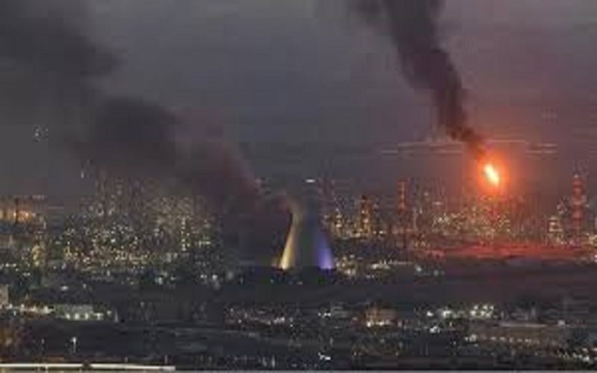 حيفا تشتعل بعد هجوم مشترك من إيران وحزب الله يستهدف منشآت الوقود