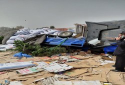 القليوبية.. مصرع شخص وإصابة آخر في انقلاب تريلا على تروسيكلين.. ونار تلتهم 3 أطفال في بيت خشبي والدولة لا تصل إلا بعد احتراق الجثامين