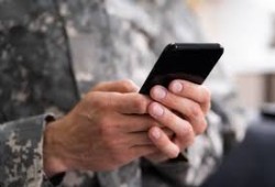 وسائل التواصل الحديثة تخفف عن الجنود معاناة الحروب