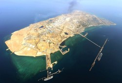 معاريف || هذا ما قاله ترامب عن ضرب جزيرة خارك الإيرانية منذ 40 عامًا