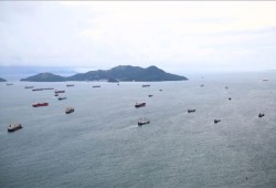 البنوك المصرية تجمد الاعتمادات المستندية والتمويلات عبر باب المندب وهرمز.. الحرب تهدد واردات الغذاء