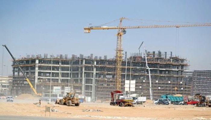 أزمةمزدوجة بسوق العقارات المصري ... شلل بالبيع وغلاء  الأسعار بعد زيادة الوقود