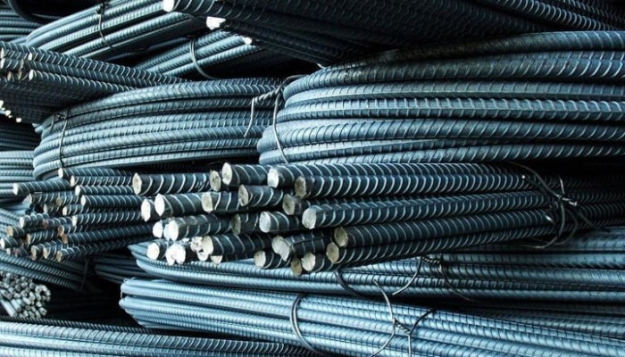 قفزة الدولار تشعل الحديد.. زيادات استباقية تصل إلى 2500 جنيه للطن والذهب يواصل الصعود مع الحرب