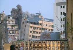 لبنان تتعرض لغارات إسرائيلية مدمرة وحزب الله يطلق صواريخ في عملية "خيبر 1"