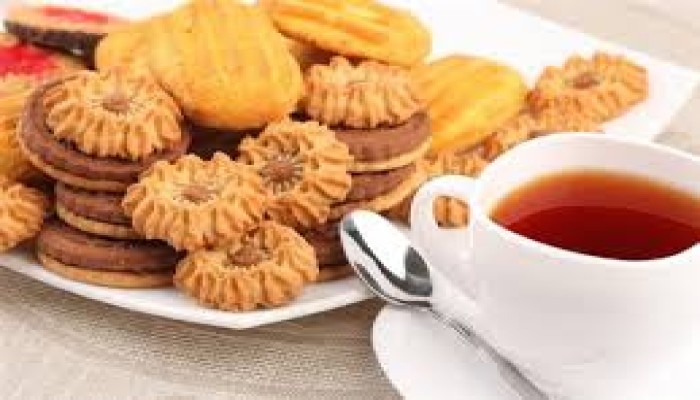 مخاطر الإفراط في الكعك والبسكويت خلال عيد الفطر 