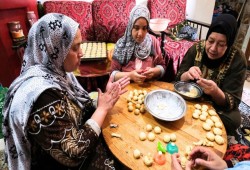 كعك العيد من طقس مصري ثابت إلى رفاهية مؤجلة تحت سكين الغلاء