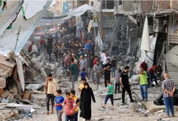 غزة تستقبل العيد في الخيام وتدفن معناه تحت الفقد والجوع والبرد