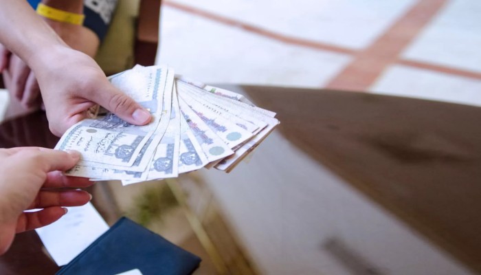 ديون رمضان تلاحق المصريين... القروض والتقسيط يسدان فجوة المعيشة بعد موسم الضغط المالي