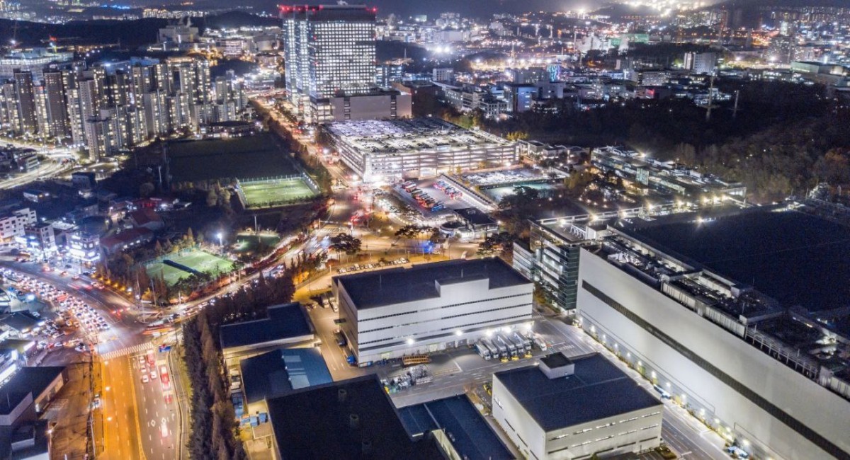 مؤسسة كارنيجي || حرب إيران تتحول إلى أزمة رقائق إلكترونية أيضًا