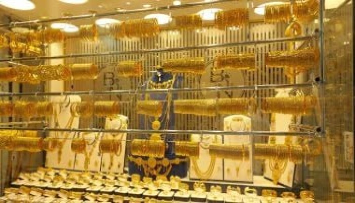 ذهب مصر خارج المسار العالمي: فجوة 327 جنيهًا وتباطؤ في الطلب رغم الهبوط الحاد دوليًا