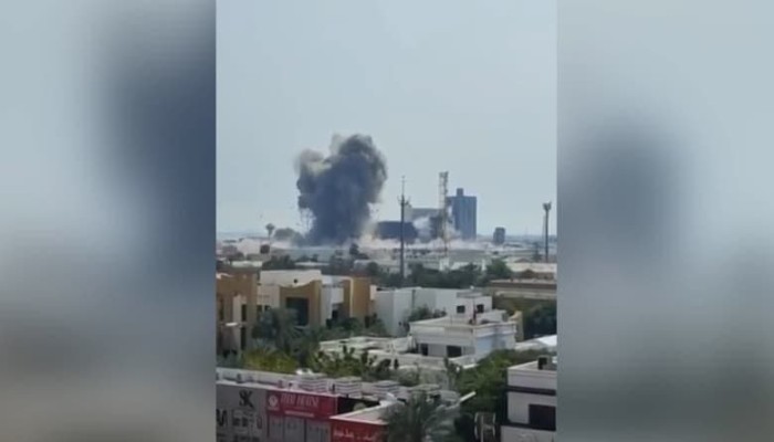 رويترز: صاروخ أمريكي وراء انفجار ضخم في البحرين