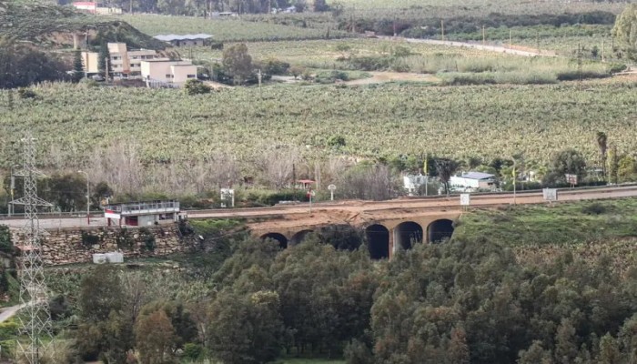 الاحتلال يواصل نسف الجسور.. تصعيد إسرائيلي يعزل جنوب لبنان ويهدد بكارثة إنسانية وسط سقوط عشرات الشهداء والمصابين