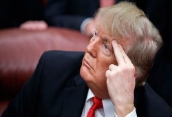 نائب بريطاني سابق يفضح رواية دونالد ترامب عن مفاوضات إيران.. "كذبة ساذجة"!