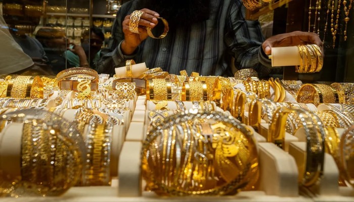صعود جديد بأسعار الذهب والدولار.. والجنيه المصري يفقد 10%