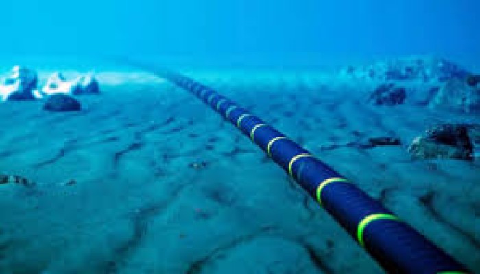 ماذا سيحدث لو قطعت إيران كابلات الإنترنت في مضيق هرمز؟ 