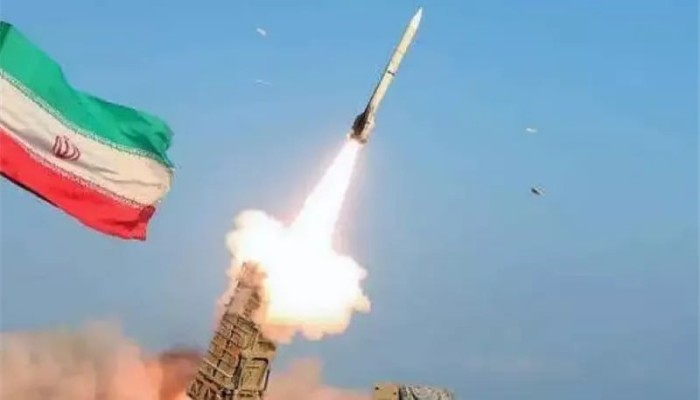 بالتزامن مع حزب الله.. إيران: نفذنا 110 هجمات صاروخية خلال 24 ساعة