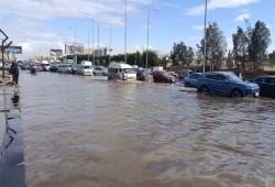 طرق بالمليارات تغرق في ساعات.. أمطار مارس تفضح عجز البنية التحتية بالقاهرة والمحافظات