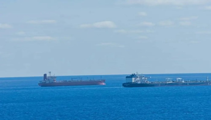 إحصاءات دولية: انخفاض مرور سفن النفط بنسبة 95% بمضيق هرمز وصعود «أسطول الظل»
